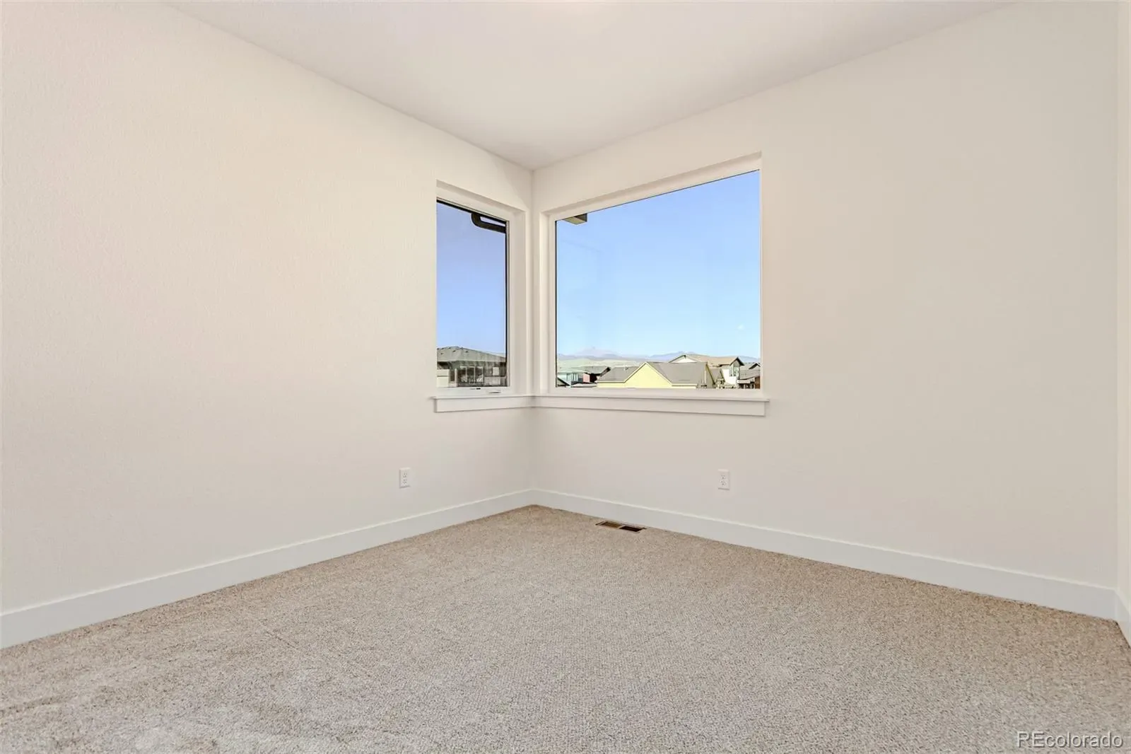 763 Mountain Drive Longmont CO 80503 MLS #REC4804696 04012026005456 1600 29