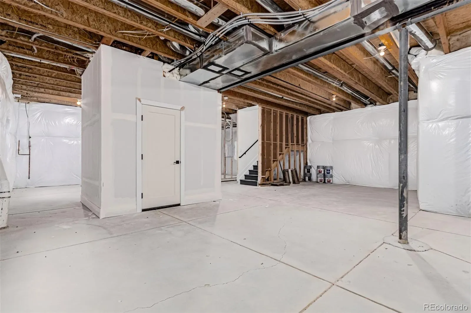 763 Mountain Drive Longmont CO 80503 MLS #REC4804696 04012026005456 1600 36