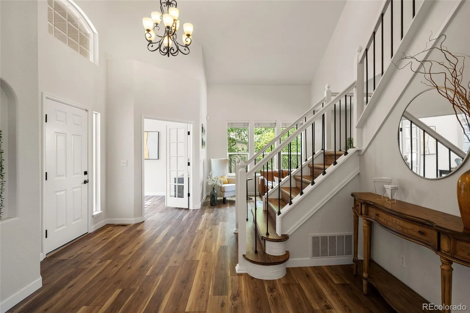 9477 Burgundy Circle Littleton CO 80126 | MLS #REC4809858 08192026174516 1600 20