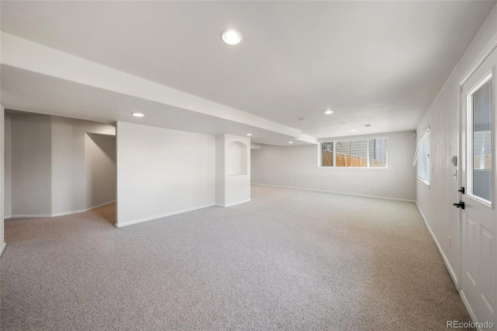9477 Burgundy Circle Littleton CO 80126 | MLS #REC4809858 08192026174516 1600 37