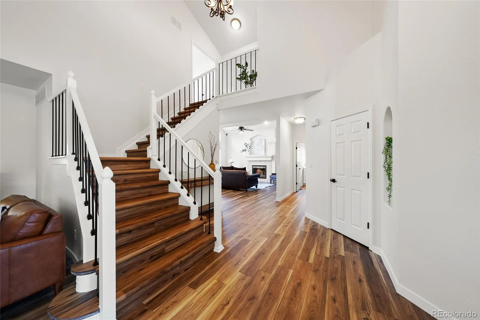 9477 Burgundy Circle Littleton CO 80126 | MLS #REC4809858 08192026174516 1600 5