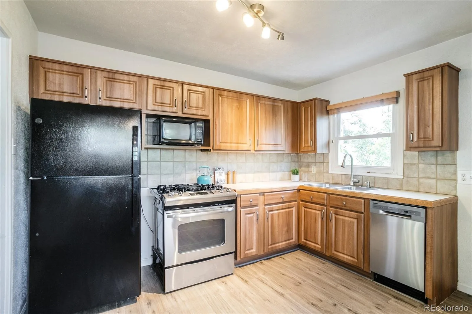 5683 W 41st Avenue Denver CO 80212 MLS #REC4811171 06092026204555 1600 15