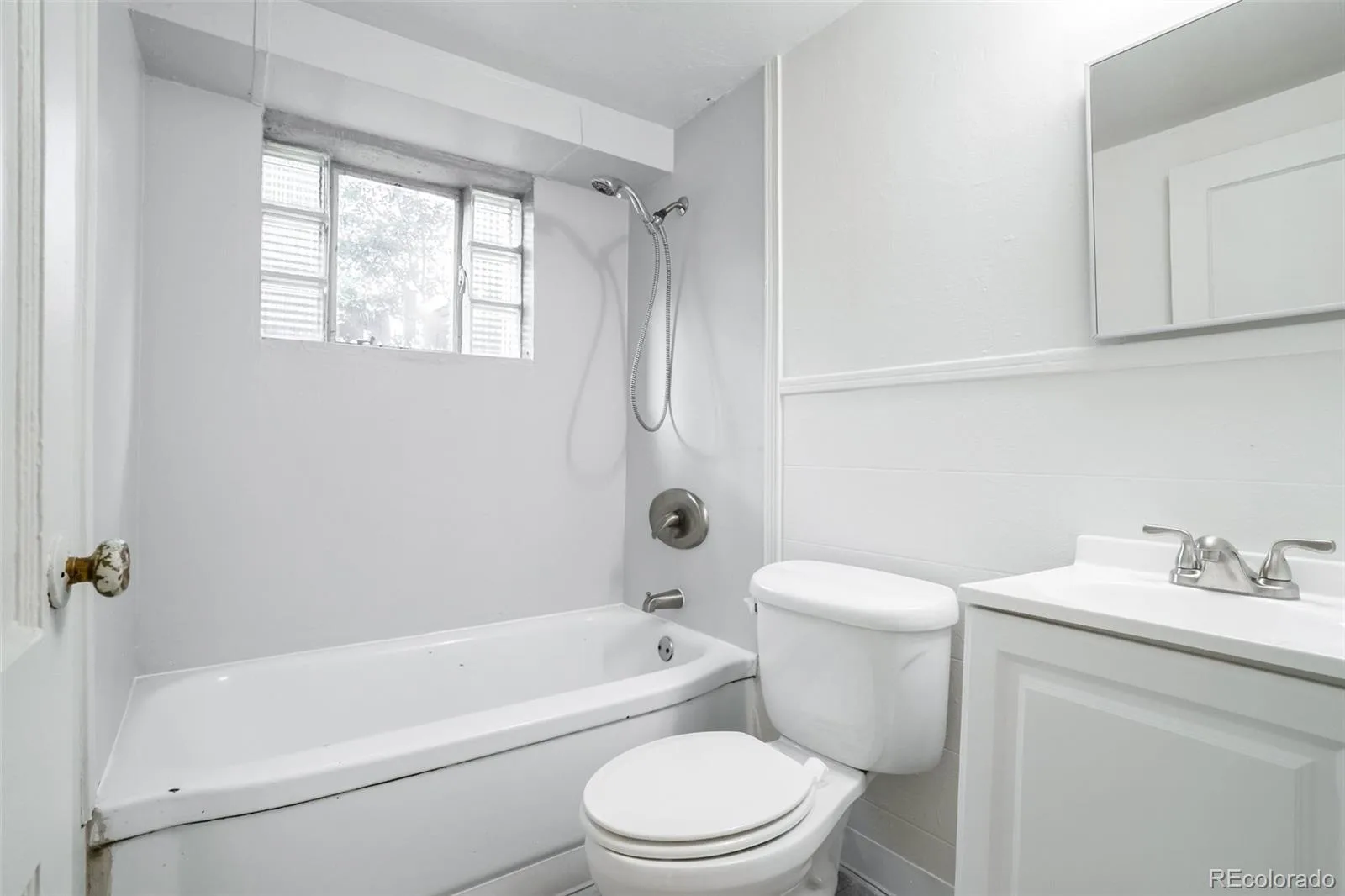 5683 W 41st Avenue Denver CO 80212 MLS #REC4811171 06092026204555 1600 32