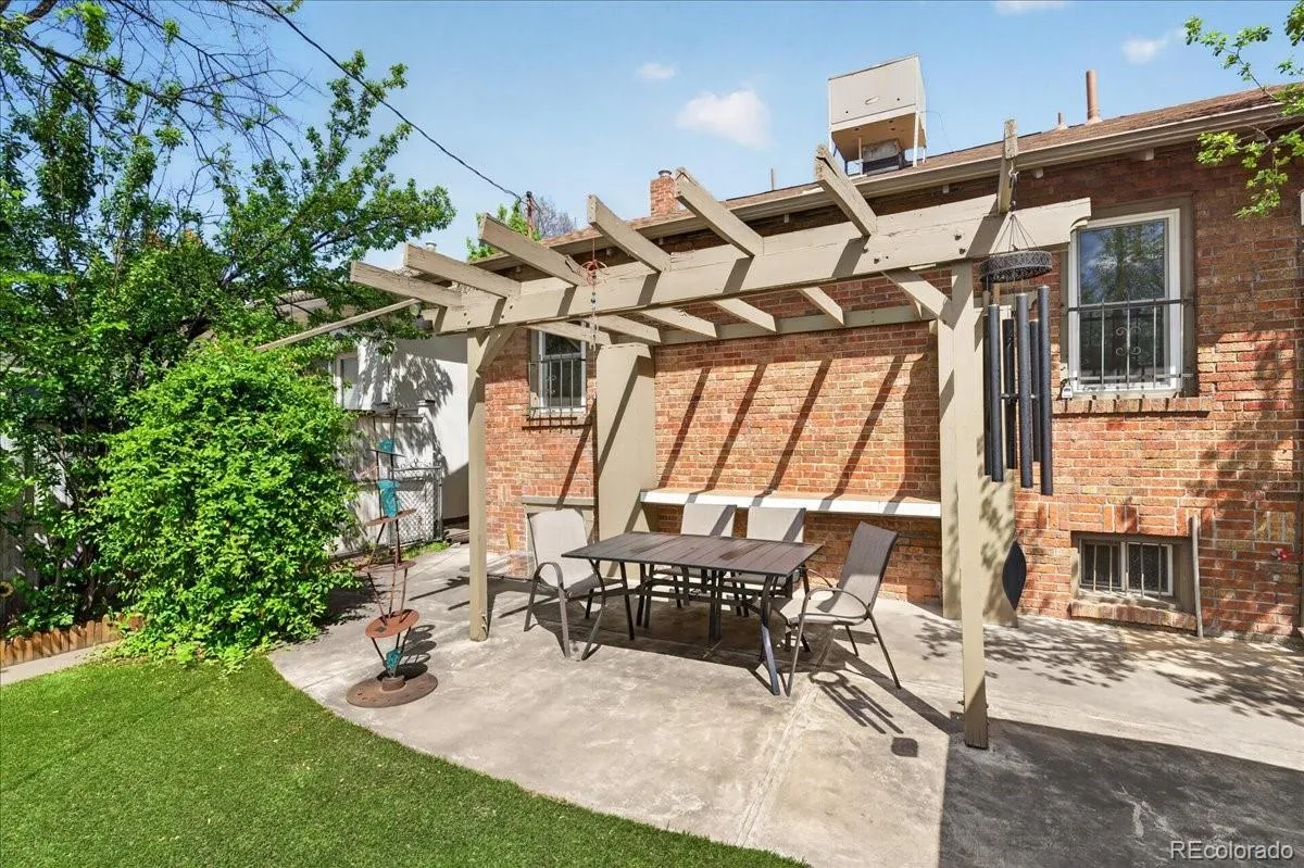 1331 Bellaire Street Denver CO 80220 MLS #REC4812414 05022026052029 1200 29