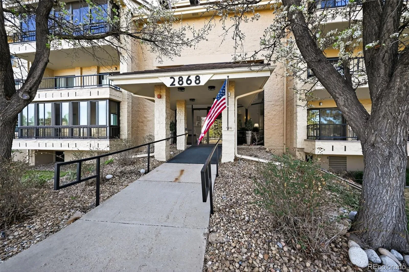 2868 S Heather Gardens Way #103 Aurora CO 80014 MLS #REC4815075 05252026040844 1600 0