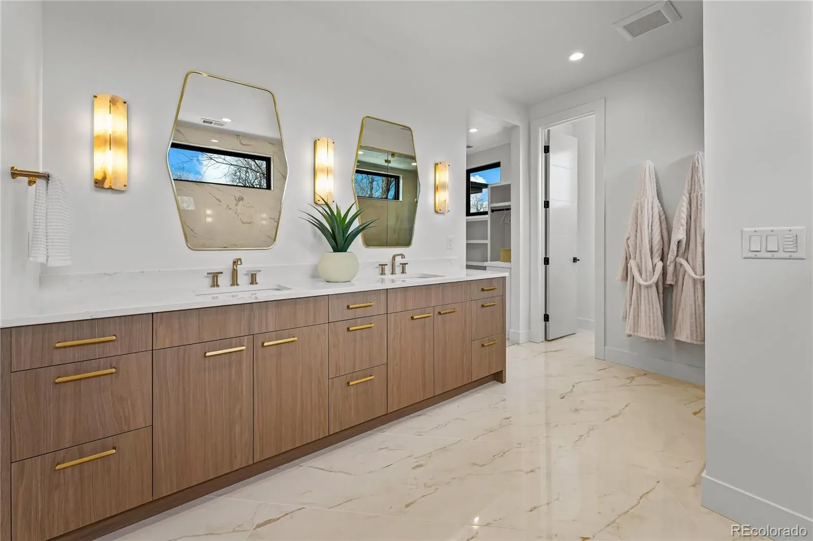 03272026000843 1600 24