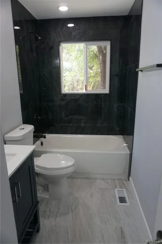 08042026200914 640 21