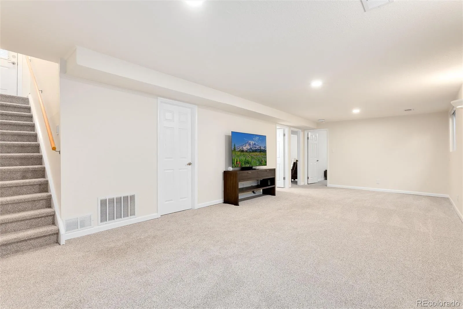 6801 S Marion W Circle Centennial CO 80122 MLS #REC4818861 05152026020726 1600 22