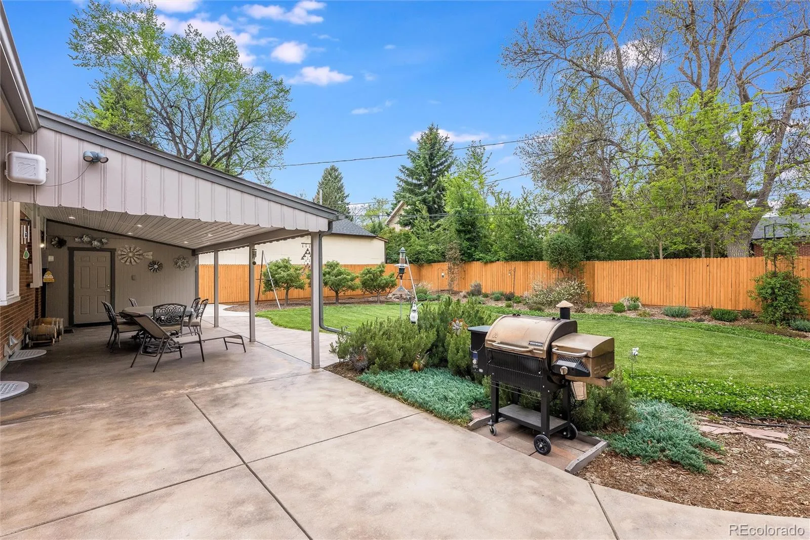 6801 S Marion W Circle Centennial CO 80122 MLS #REC4818861 05152026020726 1600 28