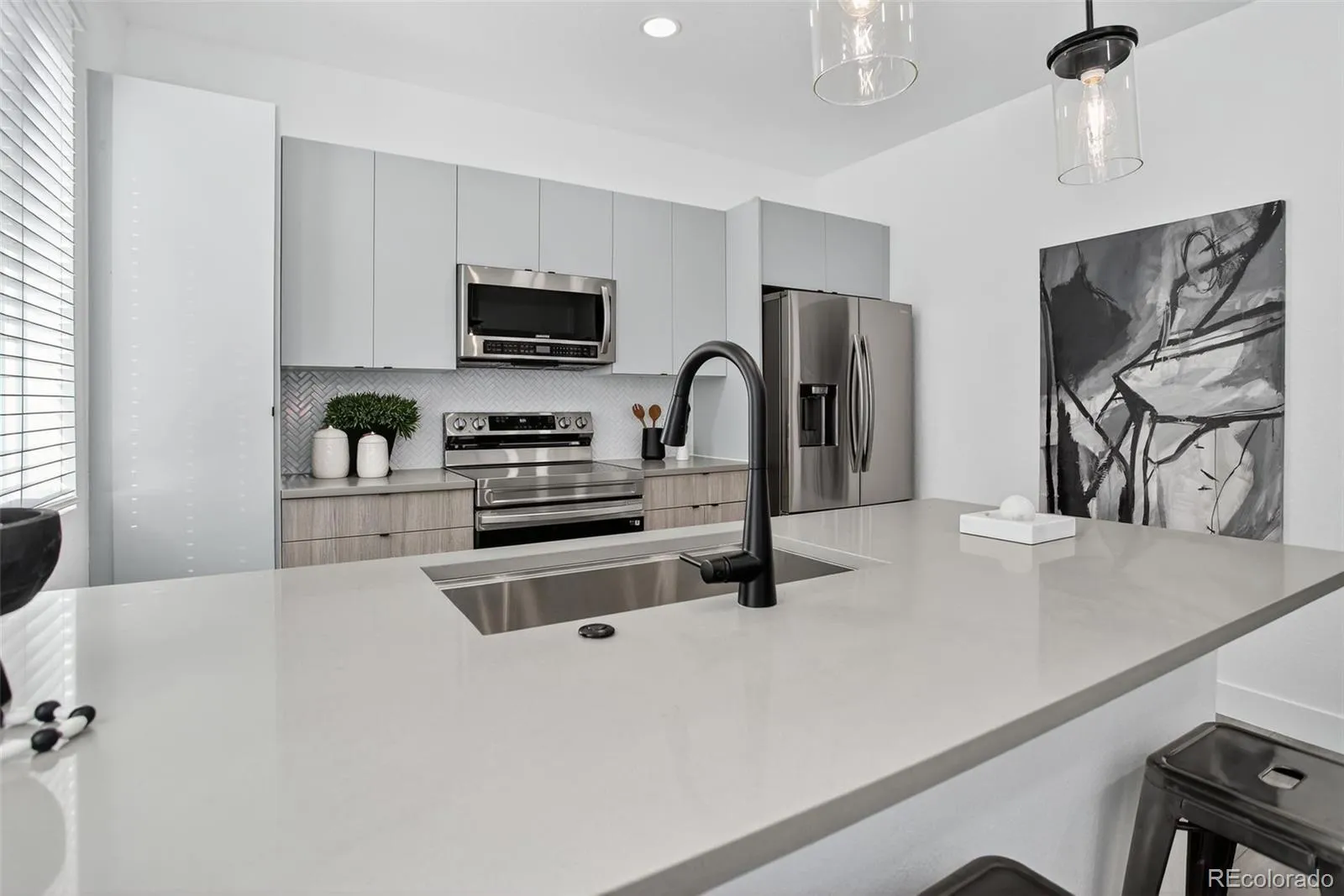 04162026160324 1600 16