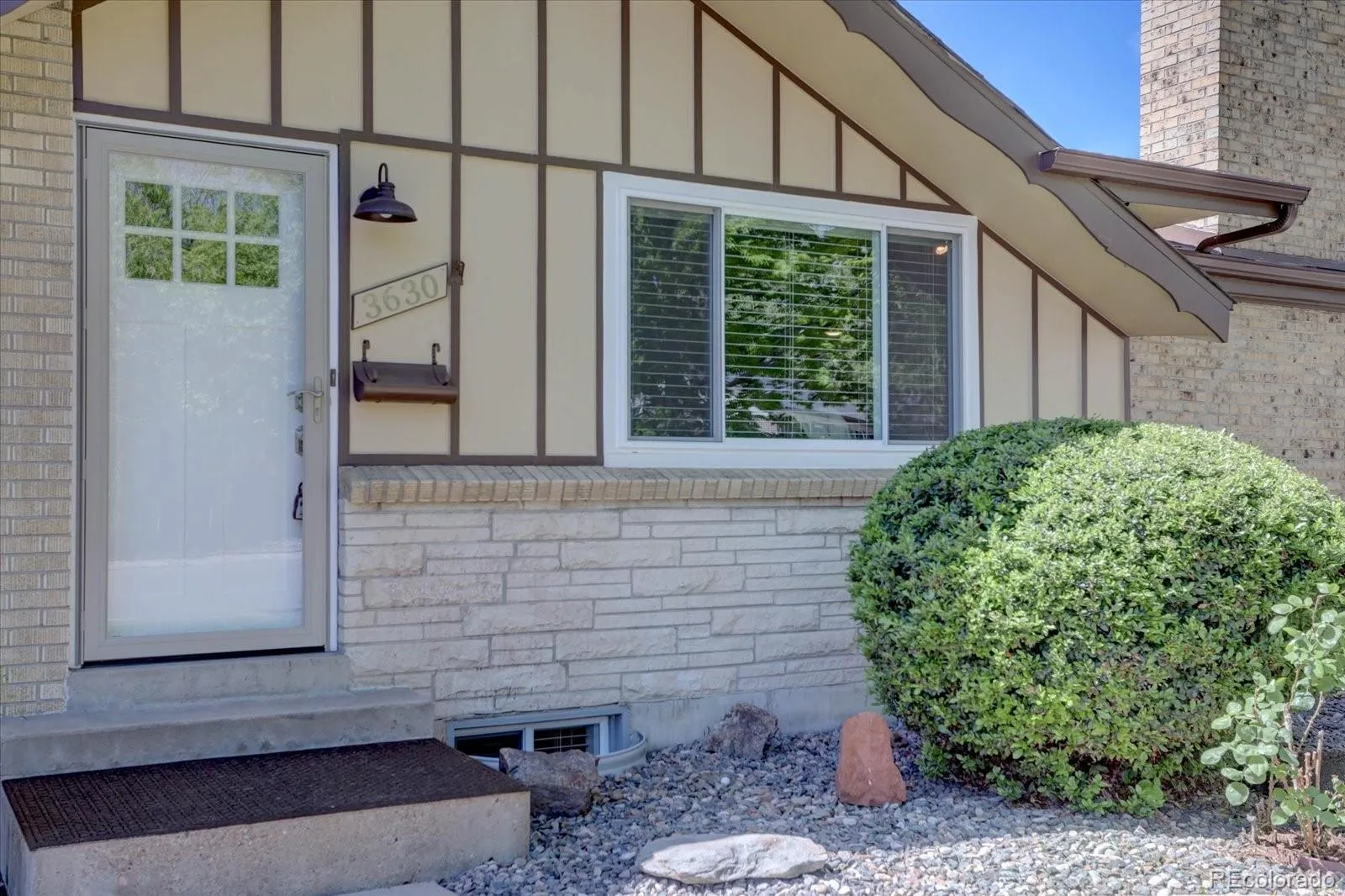 3630 W Saratoga Avenue Littleton CO 80123 MLS #REC4822599 05152026195607 1600 4