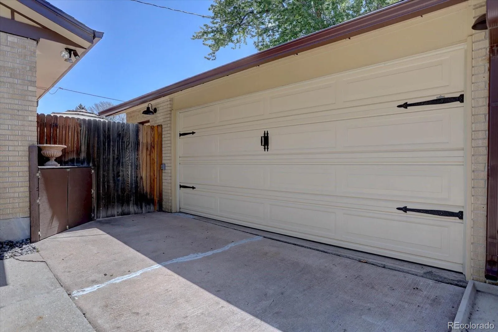 3630 W Saratoga Avenue Littleton CO 80123 MLS #REC4822599 05152026195607 1600 46