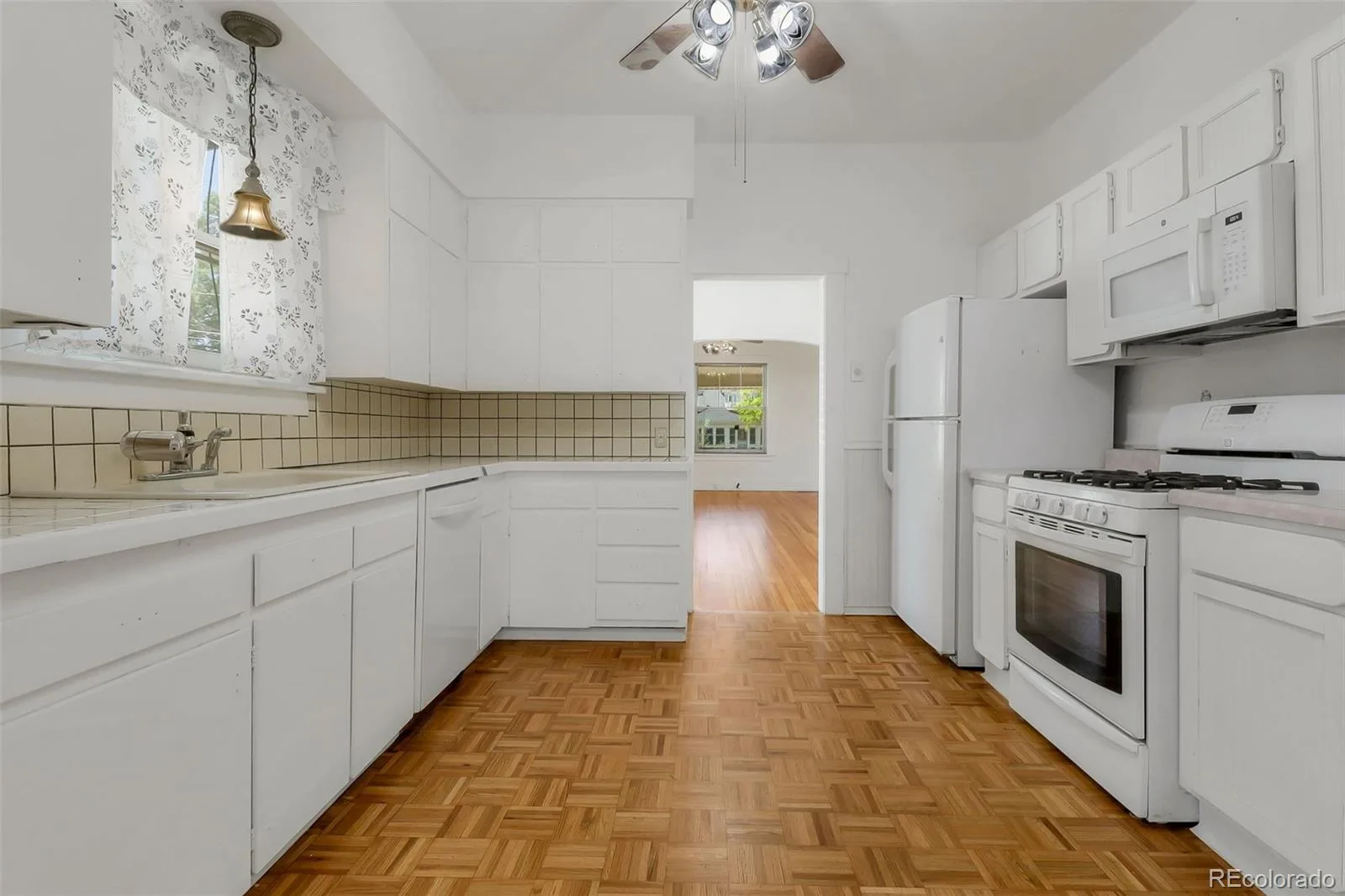6001 W 32nd Avenue Wheat Ridge CO 80033 MLS #REC4825880 06232026005420 1600 11