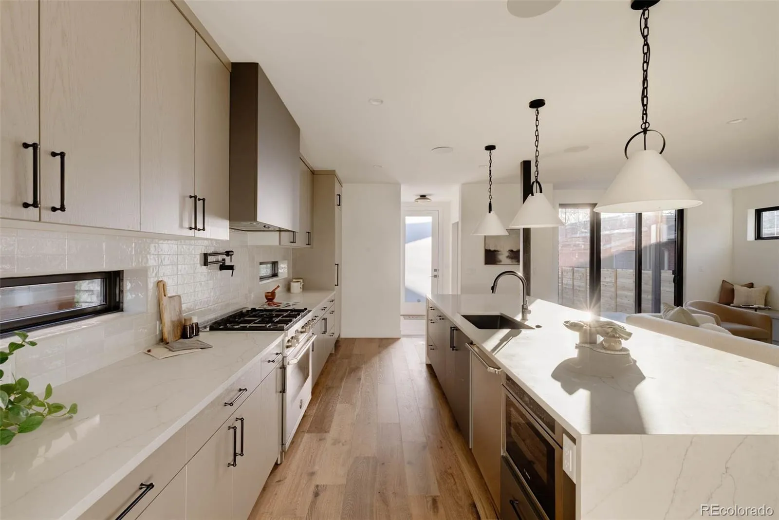 04102026165840 1600 16