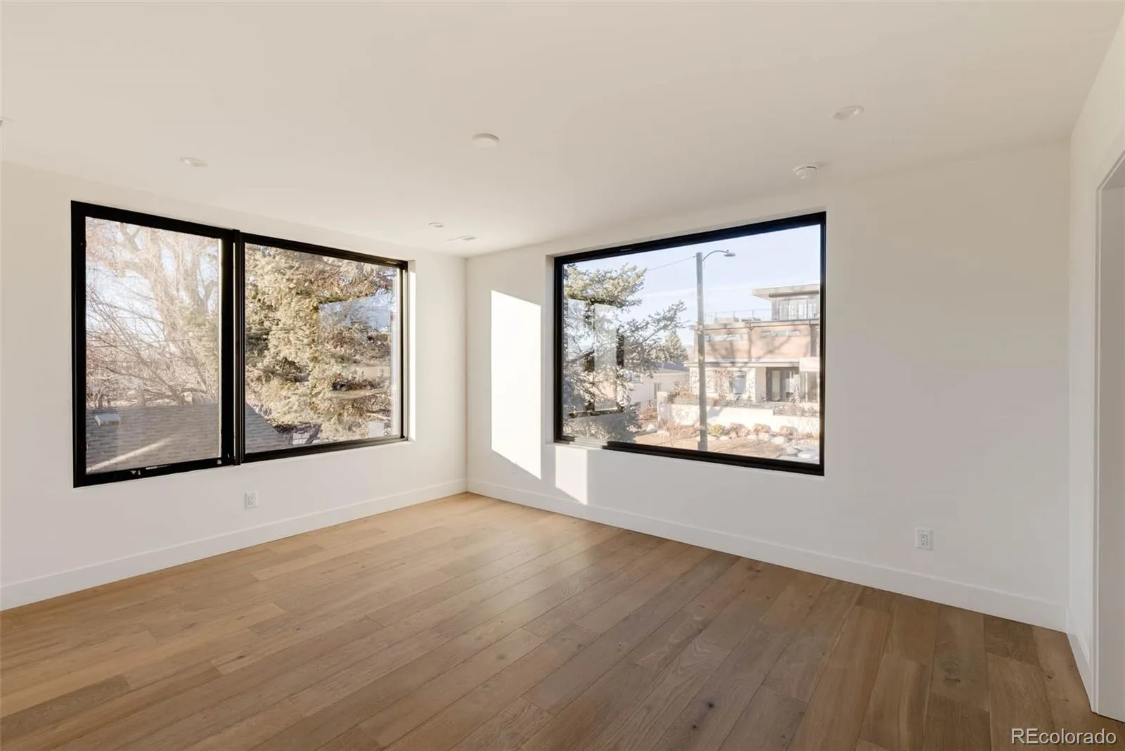 04102026165840 1600 28