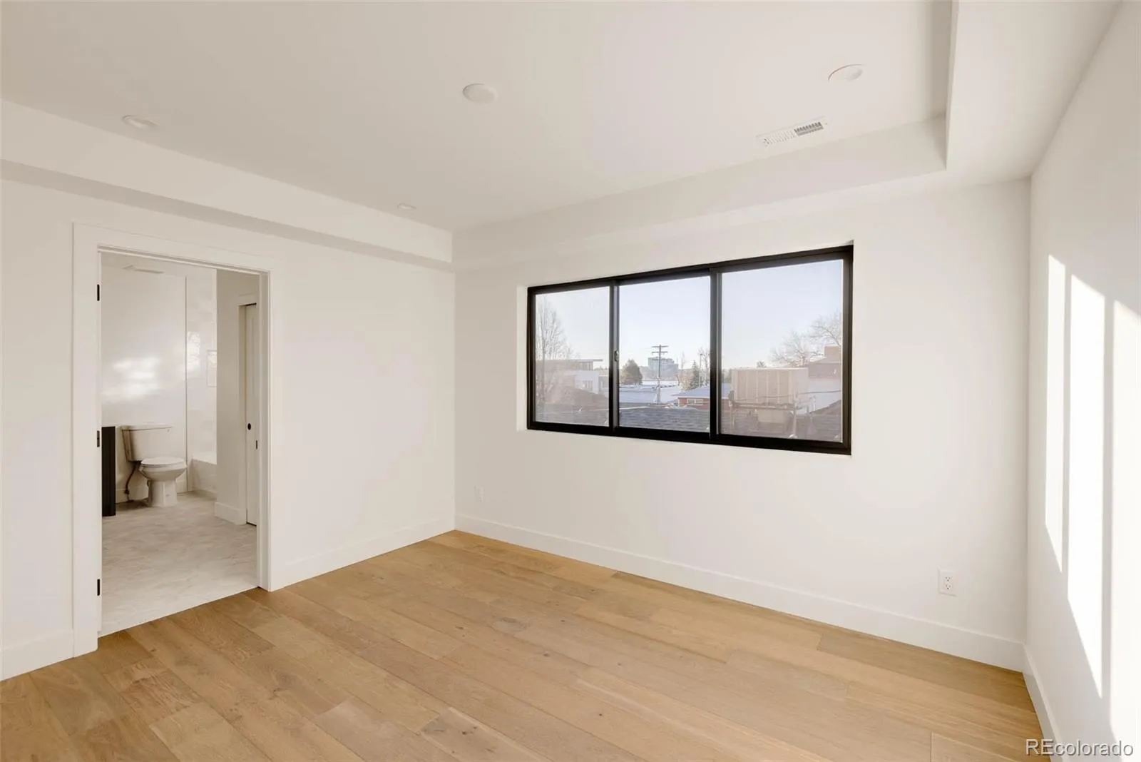 04102026165840 1600 29