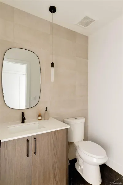 04102026165840 800 18