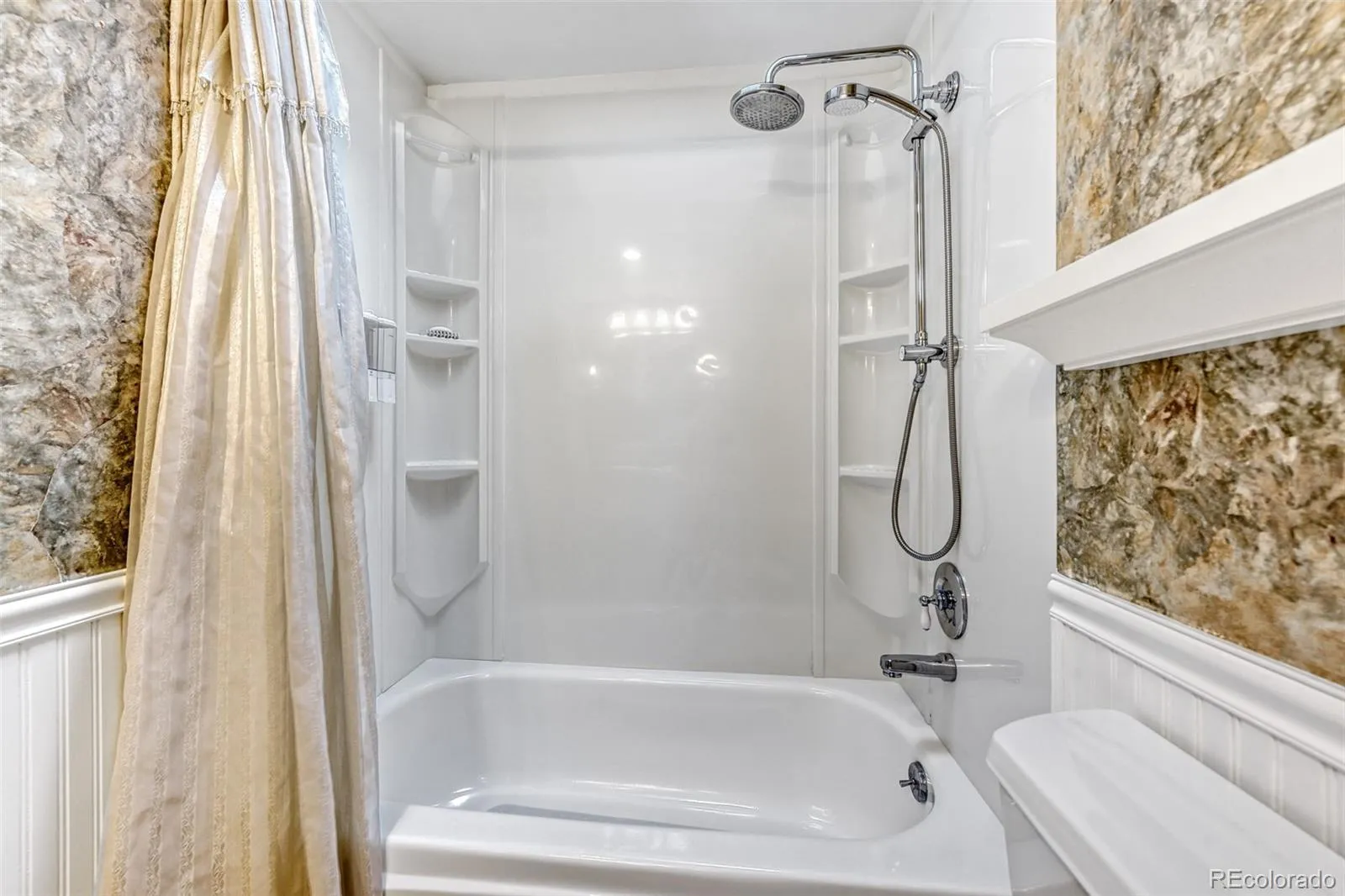 04032026142017 1600 19