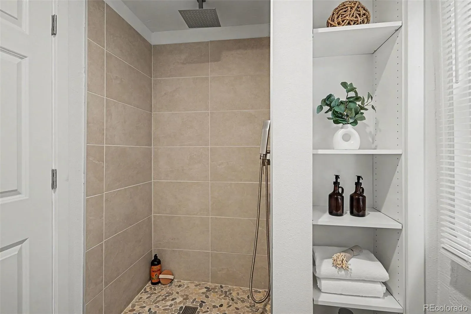 04082026230724 1600 18