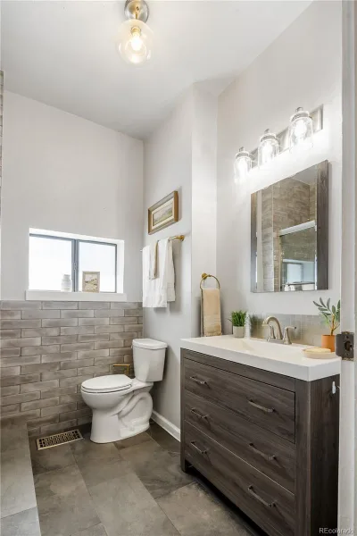 2339 N Gilpin Street Denver CO 80205 MLS #REC4836194 06162026173002 800 20