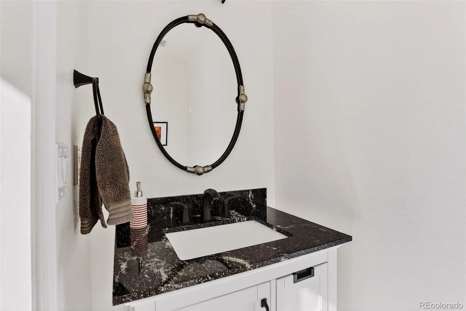 03232026155425 1600 32