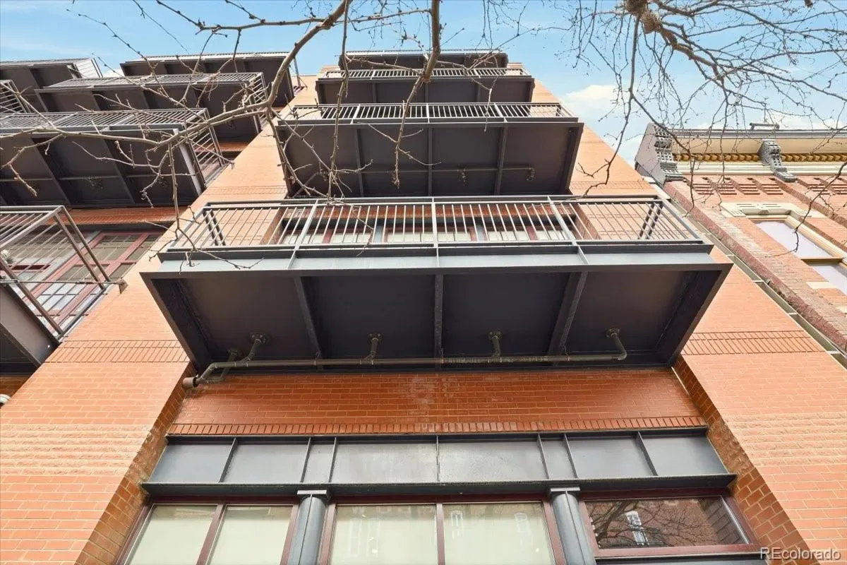 03082026215350 1200 32