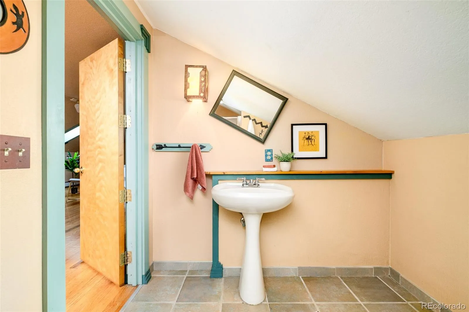 04062026162308 1600 40