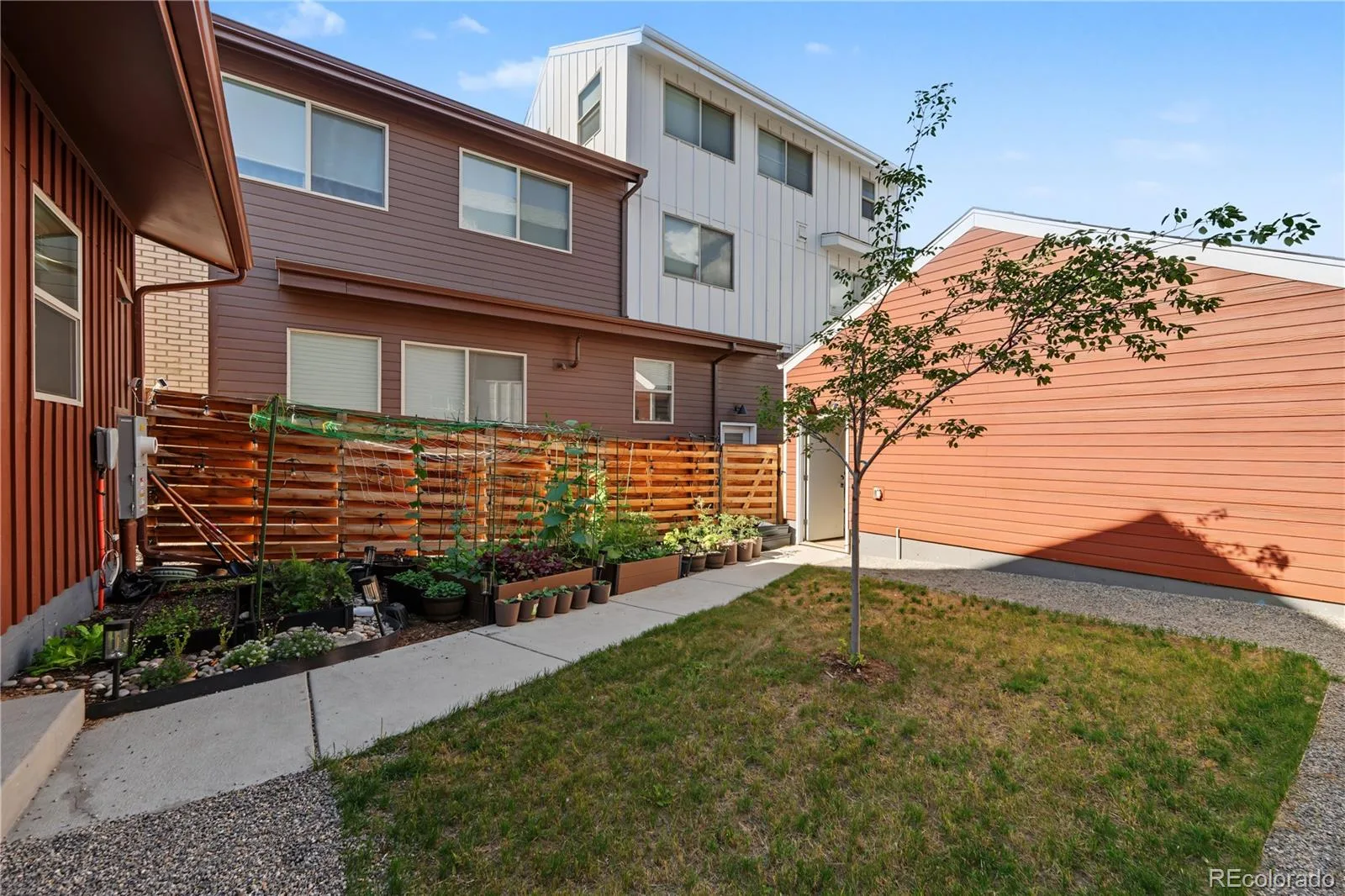 6875 Juniper Lane Arvada CO 80007 | MLS #REC4842821 08192026005737 1600 18