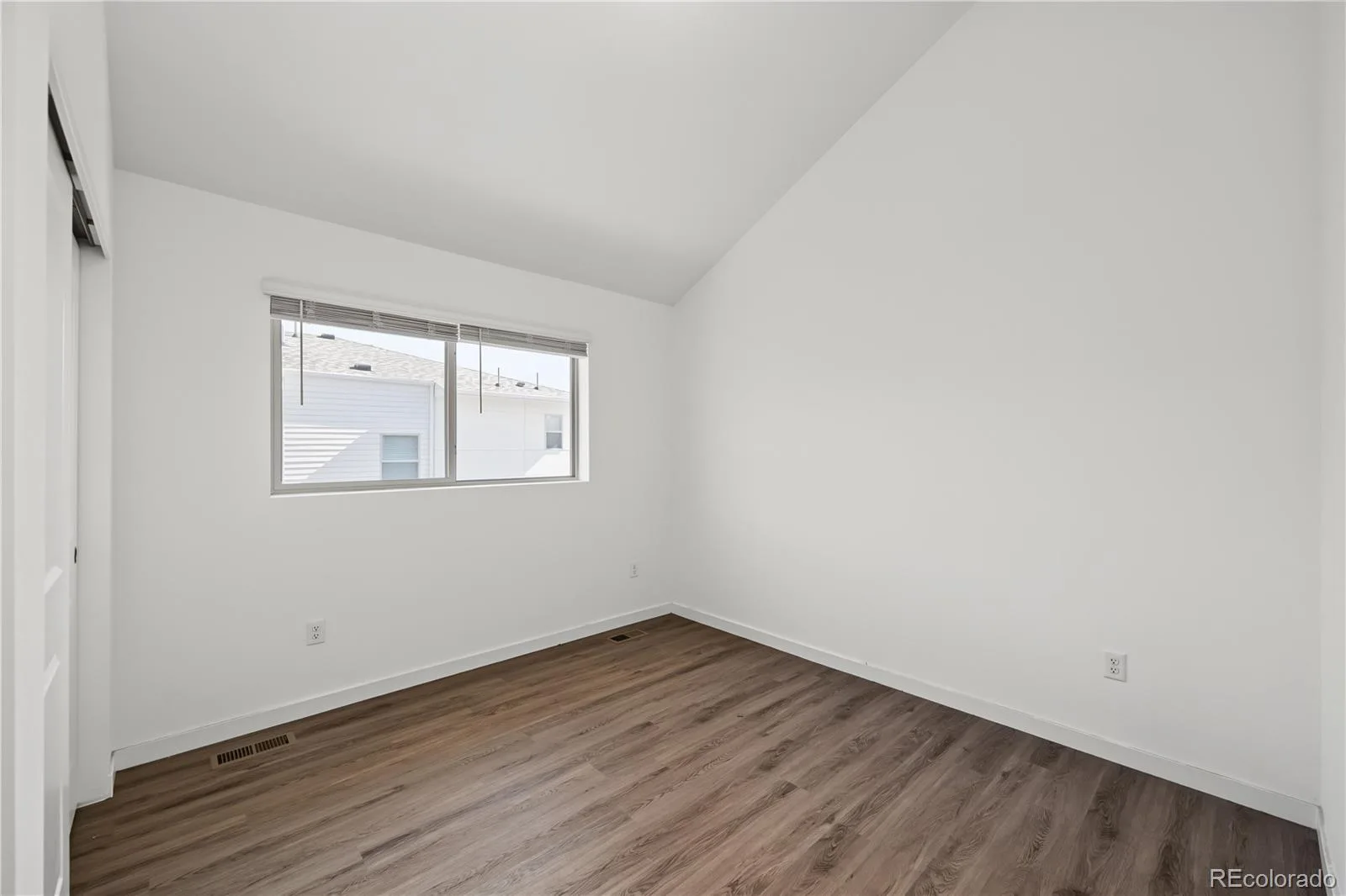 6875 Juniper Lane Arvada CO 80007 | MLS #REC4842821 08192026005737 1600 29