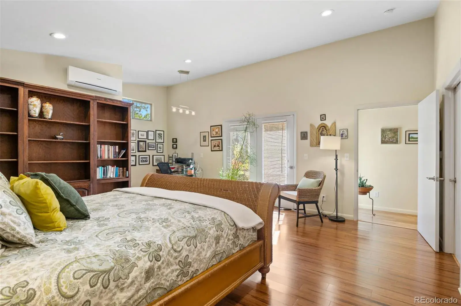 6530 E Colorado Drive Denver CO 80224 MLS #REC4848899 03052026003616 1600 19