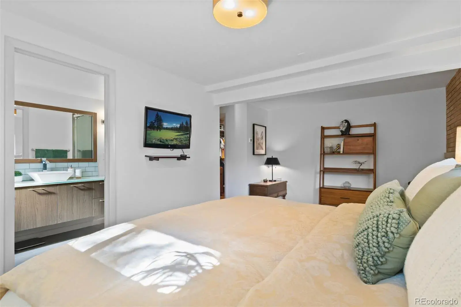 6530 E Colorado Drive Denver CO 80224 MLS #REC4848899 03052026003616 1600 33