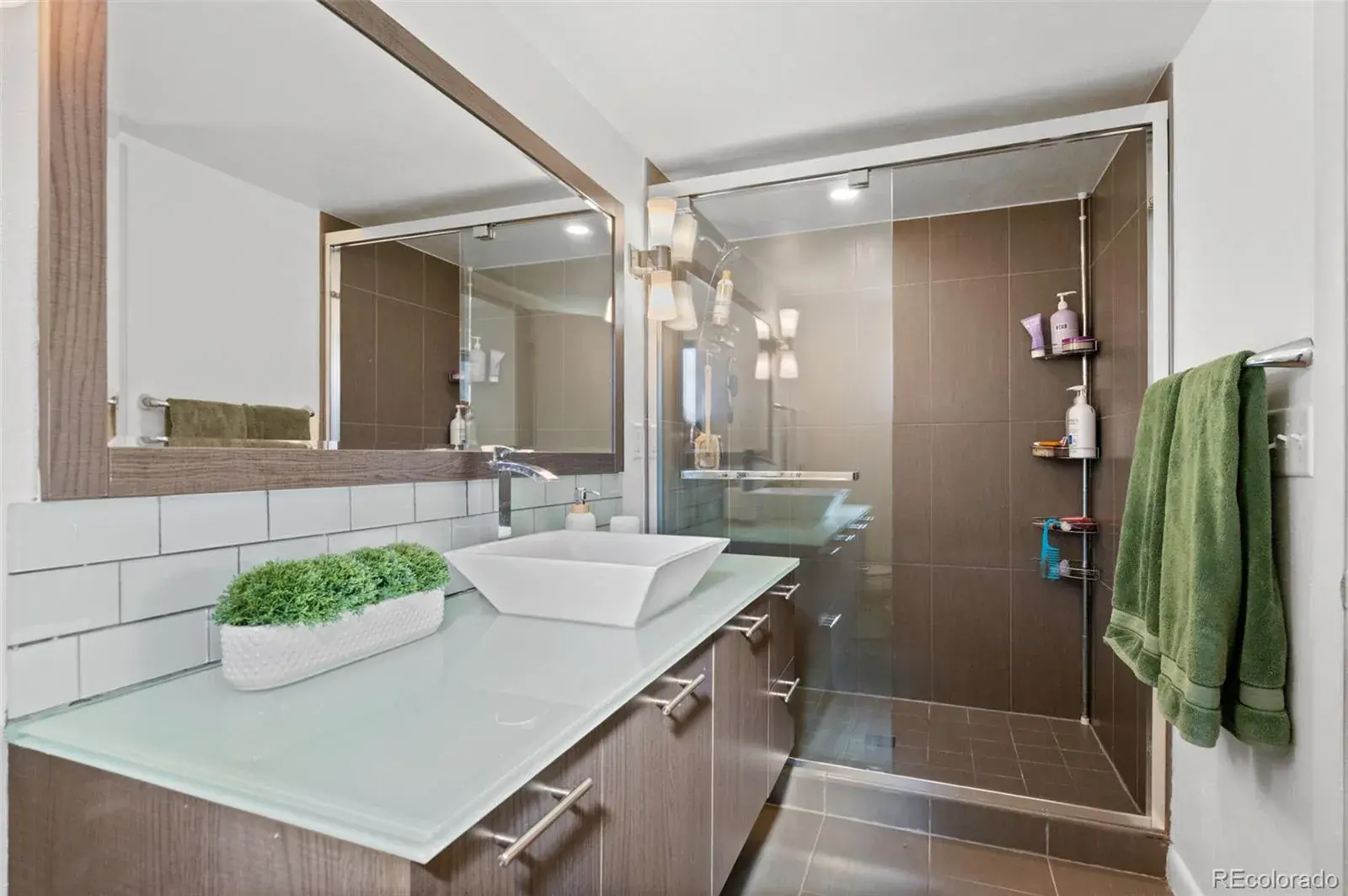 6530 E Colorado Drive Denver CO 80224 MLS #REC4848899 03052026003616 1600 37