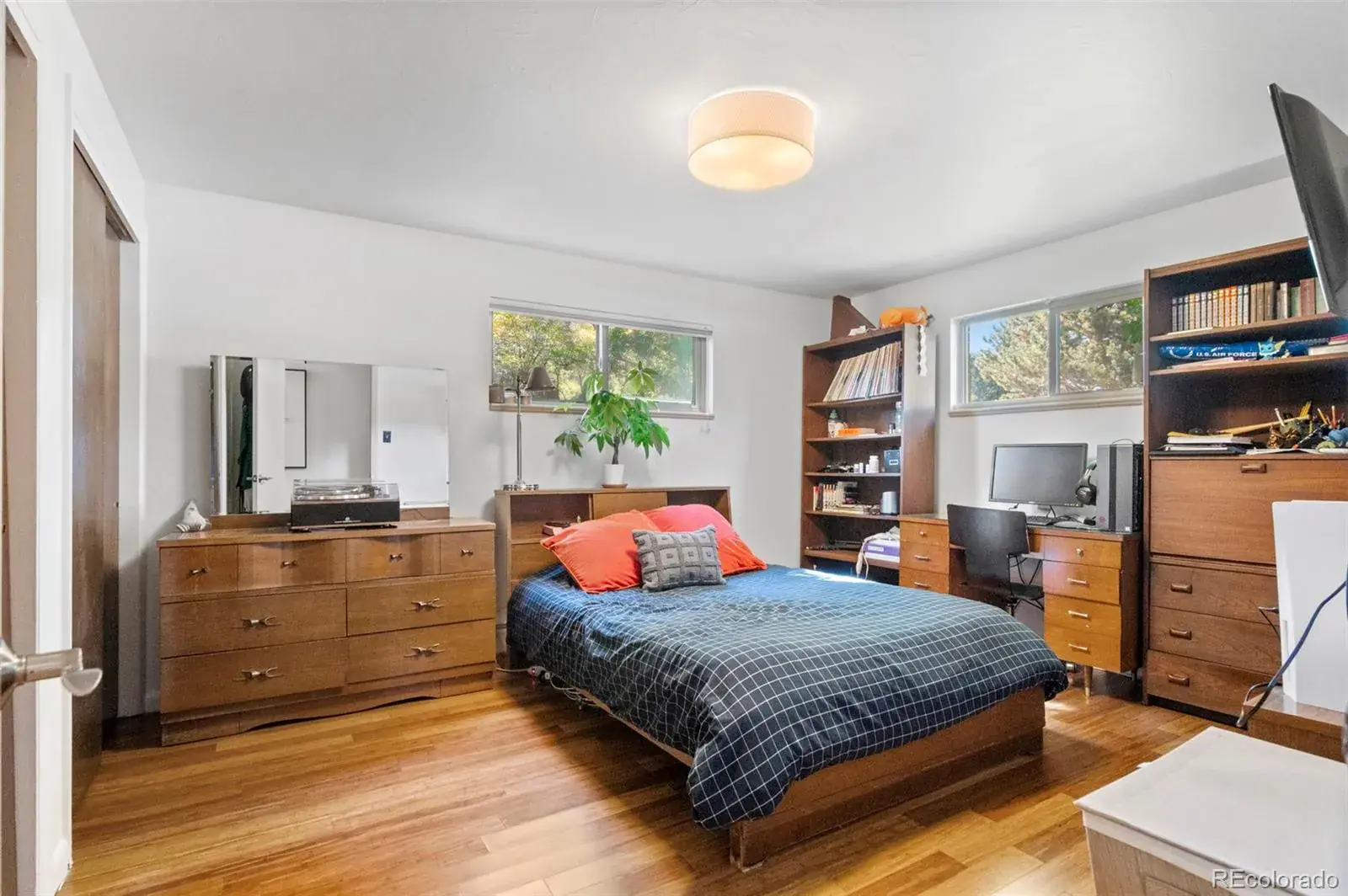 6530 E Colorado Drive Denver CO 80224 MLS #REC4848899 03052026003616 1600 38