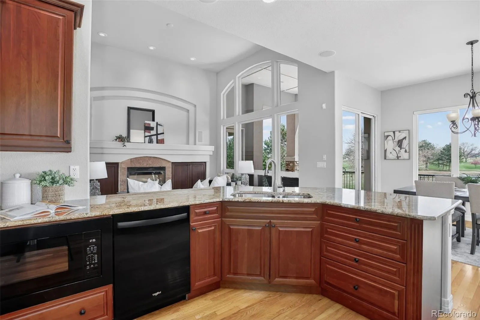 6568 S Blackhawk Way Aurora CO 80016 MLS #REC4849999 04132026184210 1600 13