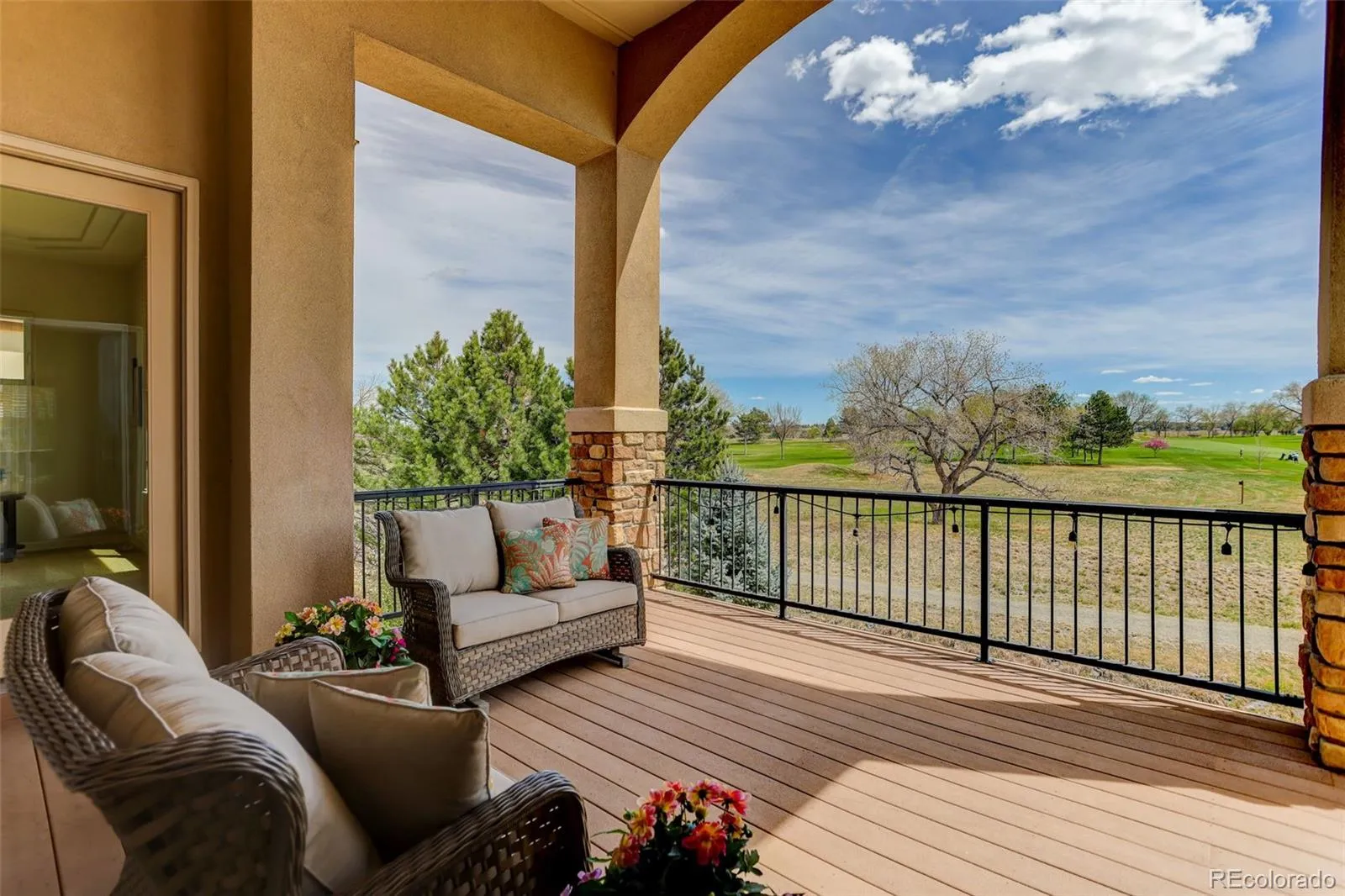 6568 S Blackhawk Way Aurora CO 80016 MLS #REC4849999 04132026184210 1600 19