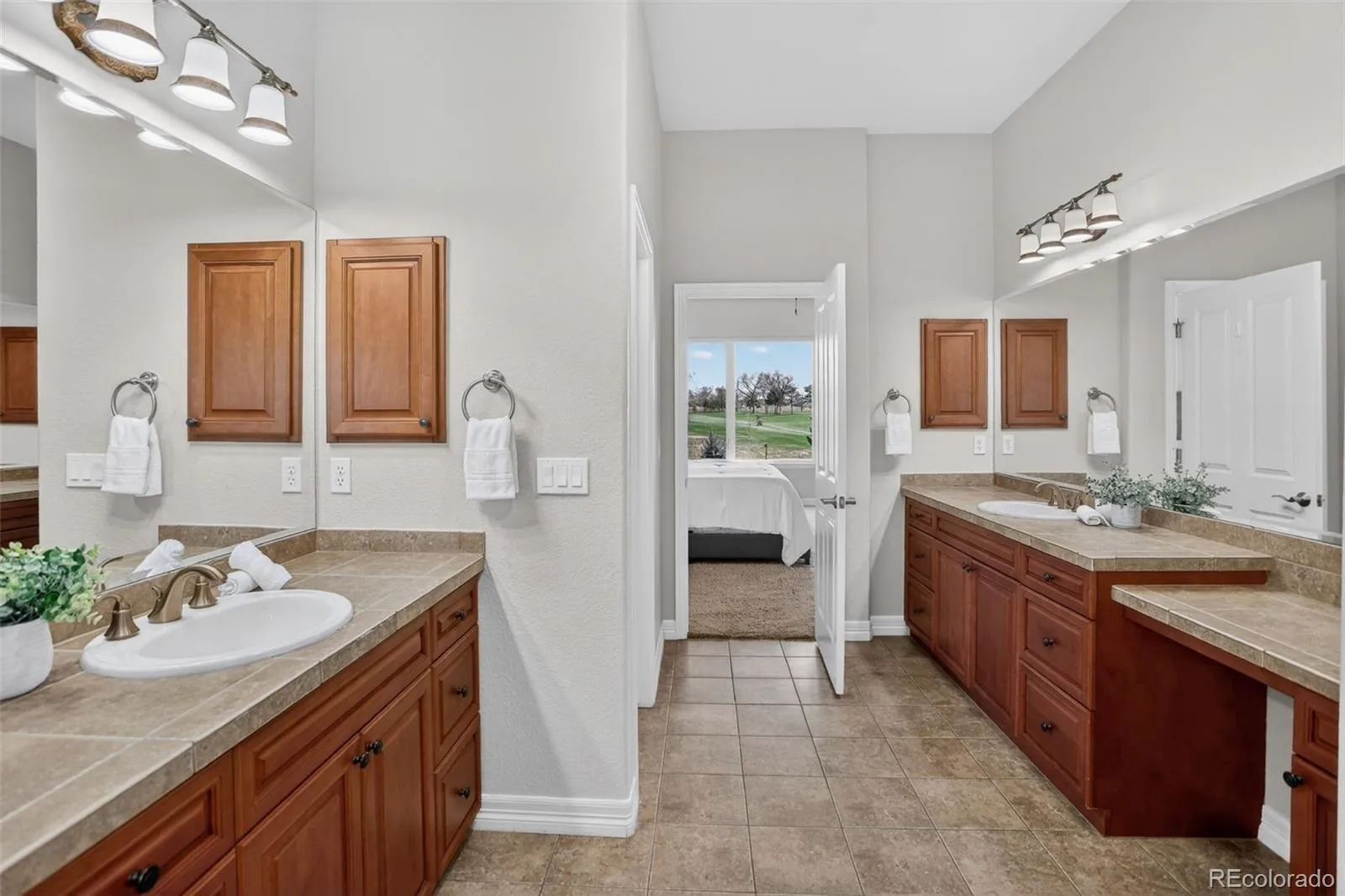 6568 S Blackhawk Way Aurora CO 80016 MLS #REC4849999 04132026184210 1600 25