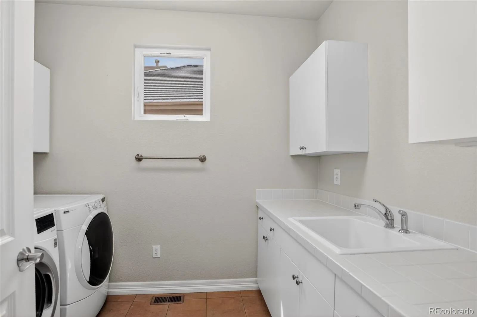 6568 S Blackhawk Way Aurora CO 80016 MLS #REC4849999 04132026184210 1600 30