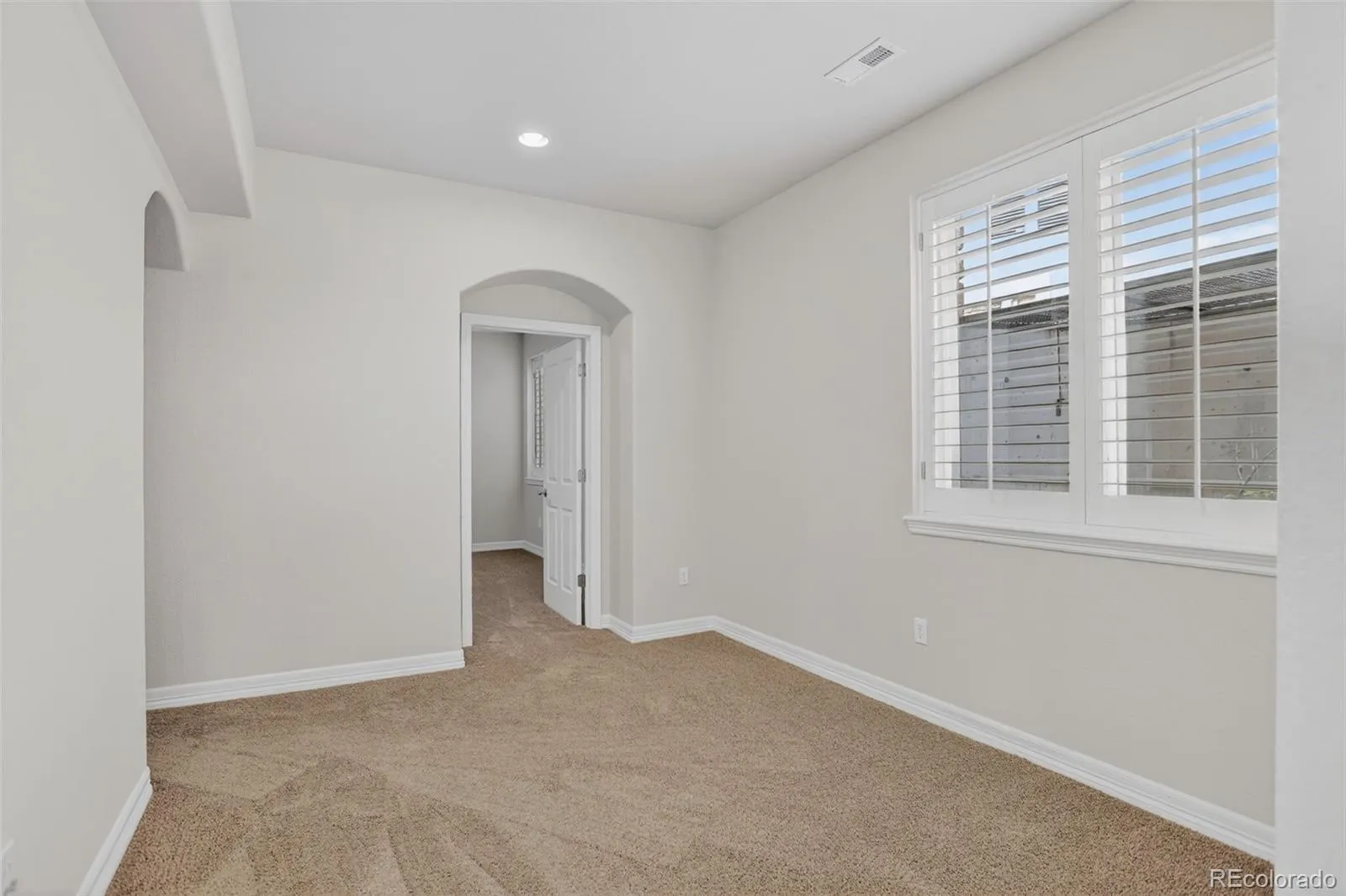 6568 S Blackhawk Way Aurora CO 80016 MLS #REC4849999 04132026184210 1600 37