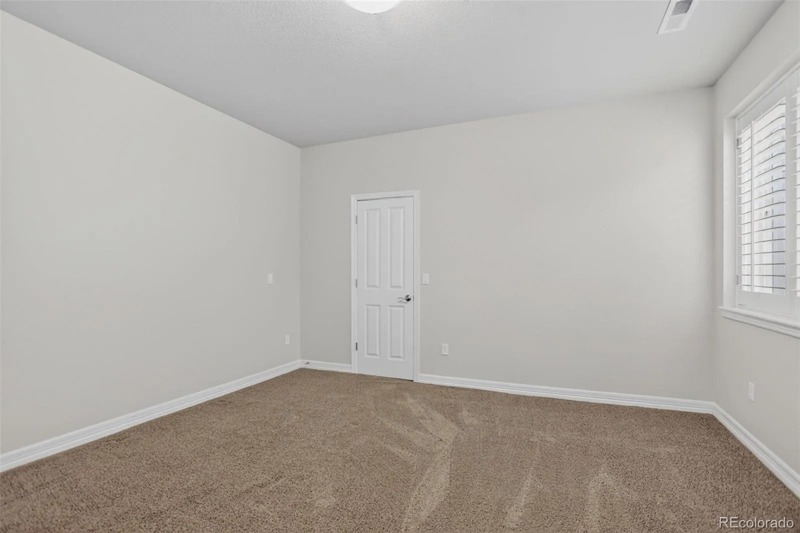 6568 S Blackhawk Way Aurora CO 80016 MLS #REC4849999 04132026184210 1600 38