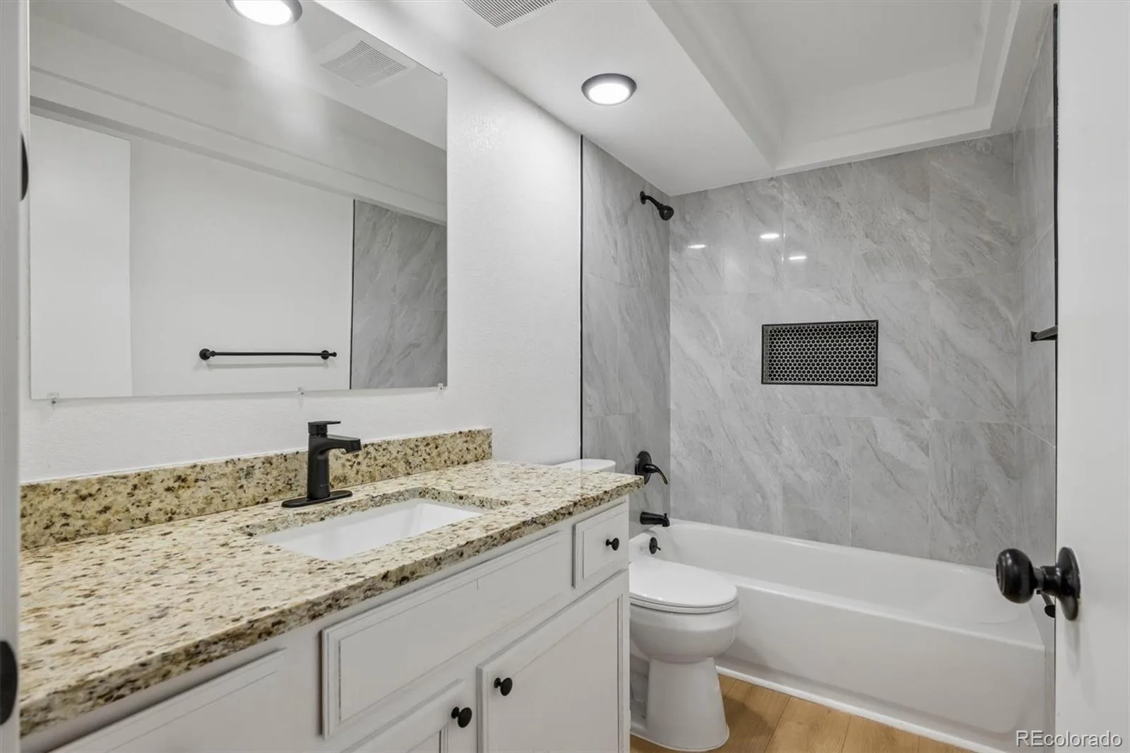 1156 S Rifle Circle Aurora CO 80017 | MLS #REC4852315 07232026073421 1600 22