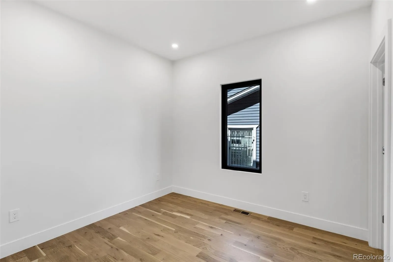 04212026084722 1600 18