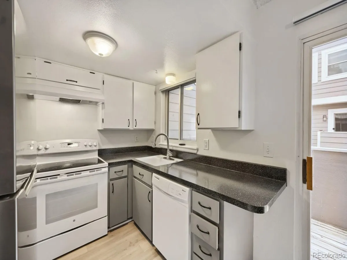 6840 W 84th Circle #4 Arvada CO 80003 | MLS #REC4856419 04172026043835 1200 12