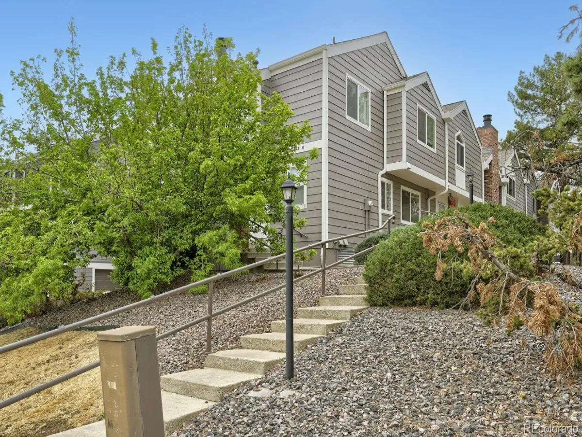6840 W 84th Circle #4 Arvada CO 80003 | MLS #REC4856419 04172026043835 1200 33