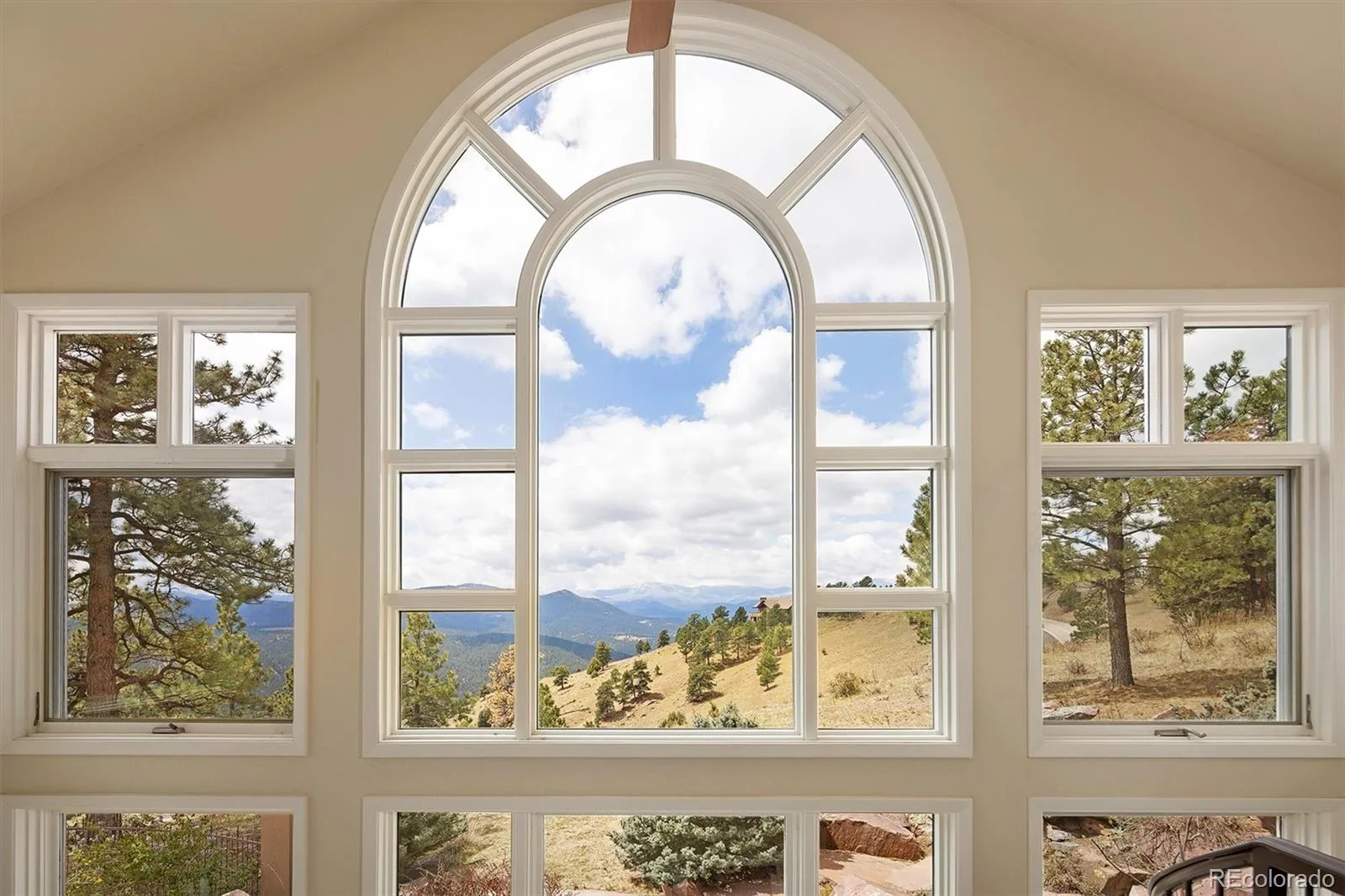 1952 Montane Drive Golden CO 80401 | MLS #REC4857550 08122026193516 1600 5