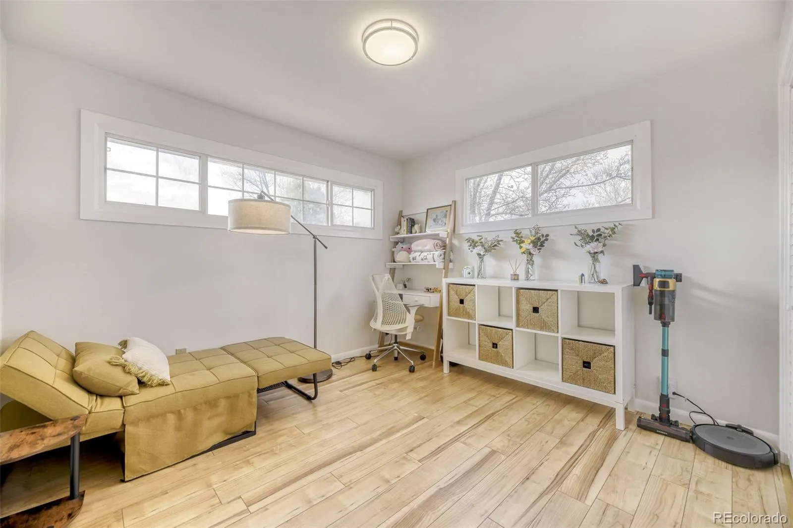 04112026004202 1600 4