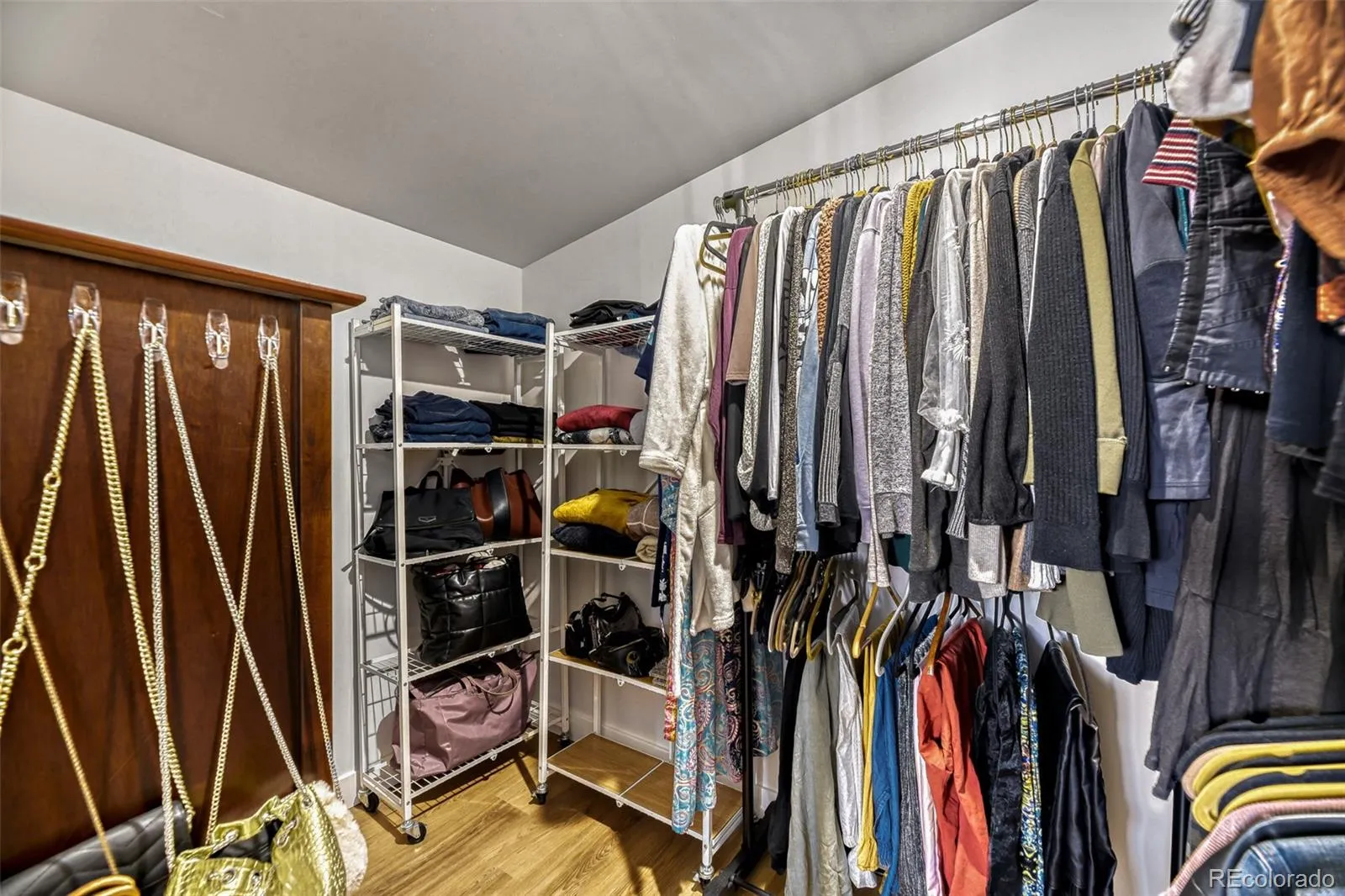 04112026004202 1600 7