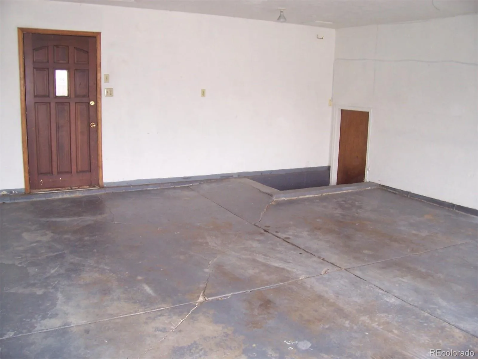 04102026195513 1600 25