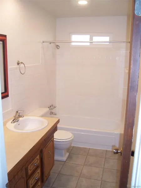 04102026195513 800 11