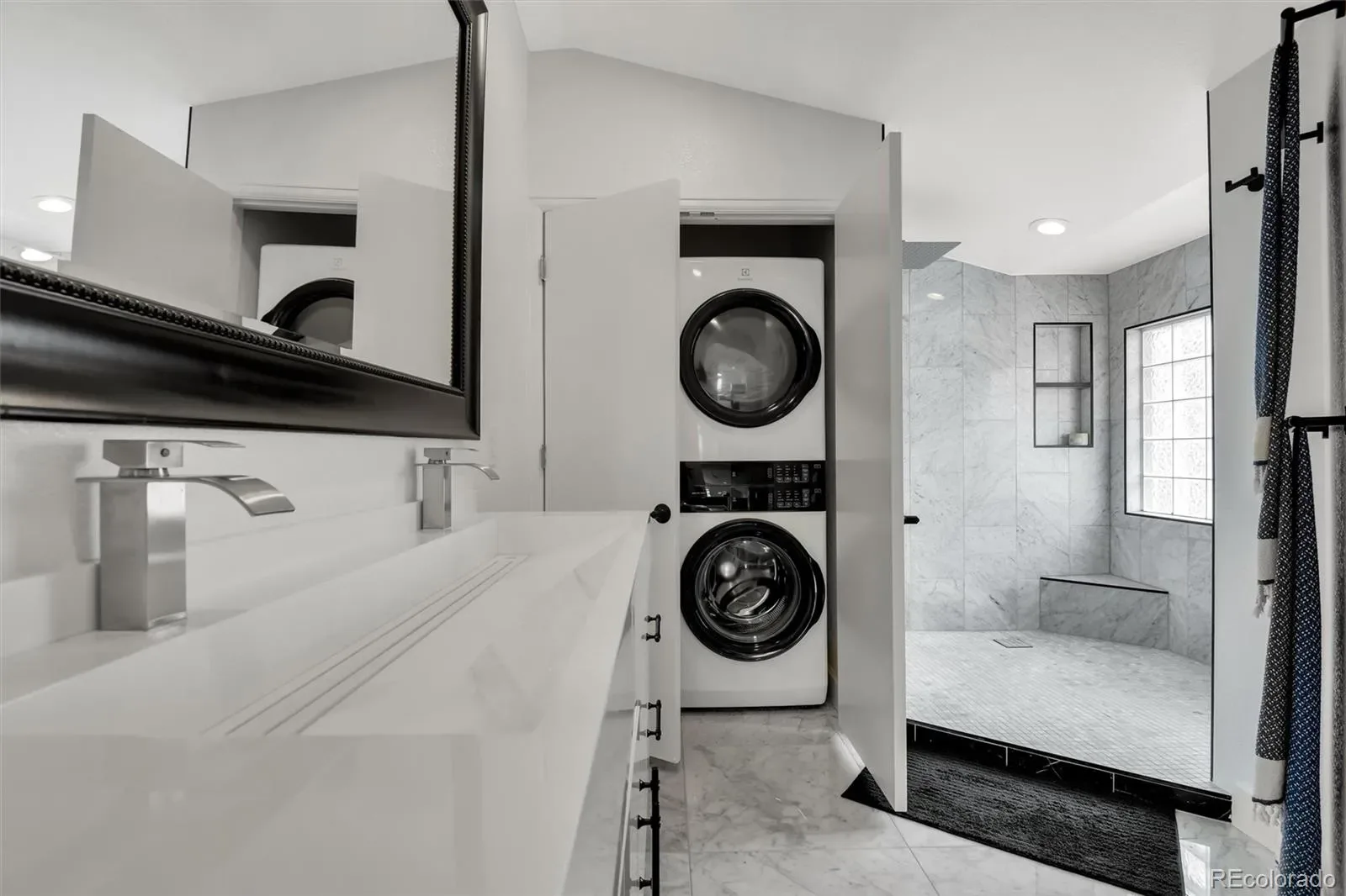 03272026032011 1600 17