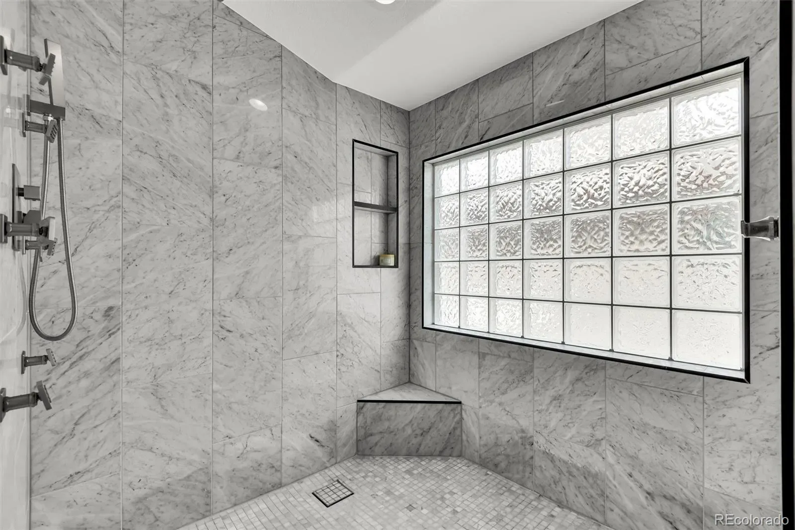 03272026032011 1600 18